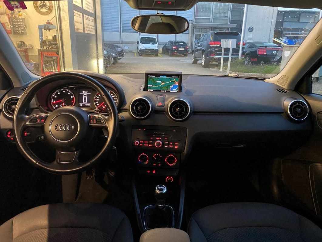 AUDI A1 1.4 TFSI Ambition-image-8