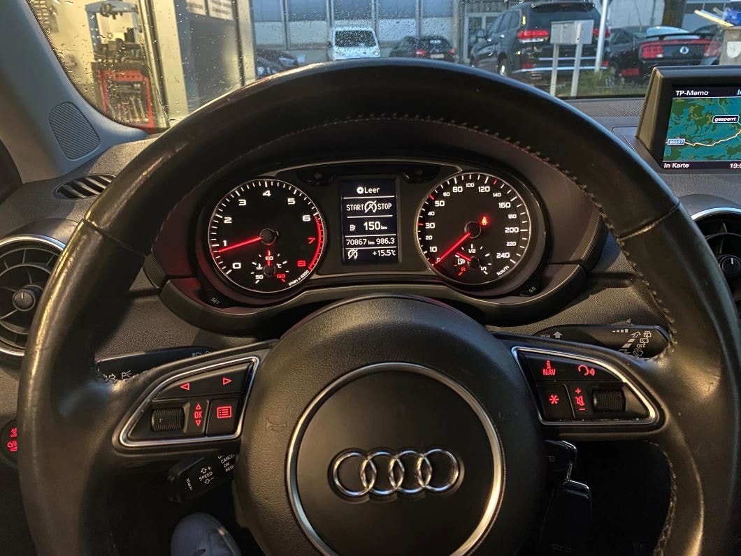 AUDI A1 1.4 TFSI Ambition-image-12