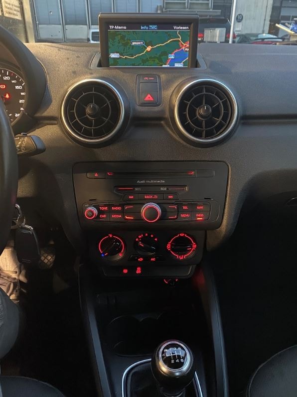 AUDI A1 1.4 TFSI Ambition-image-11