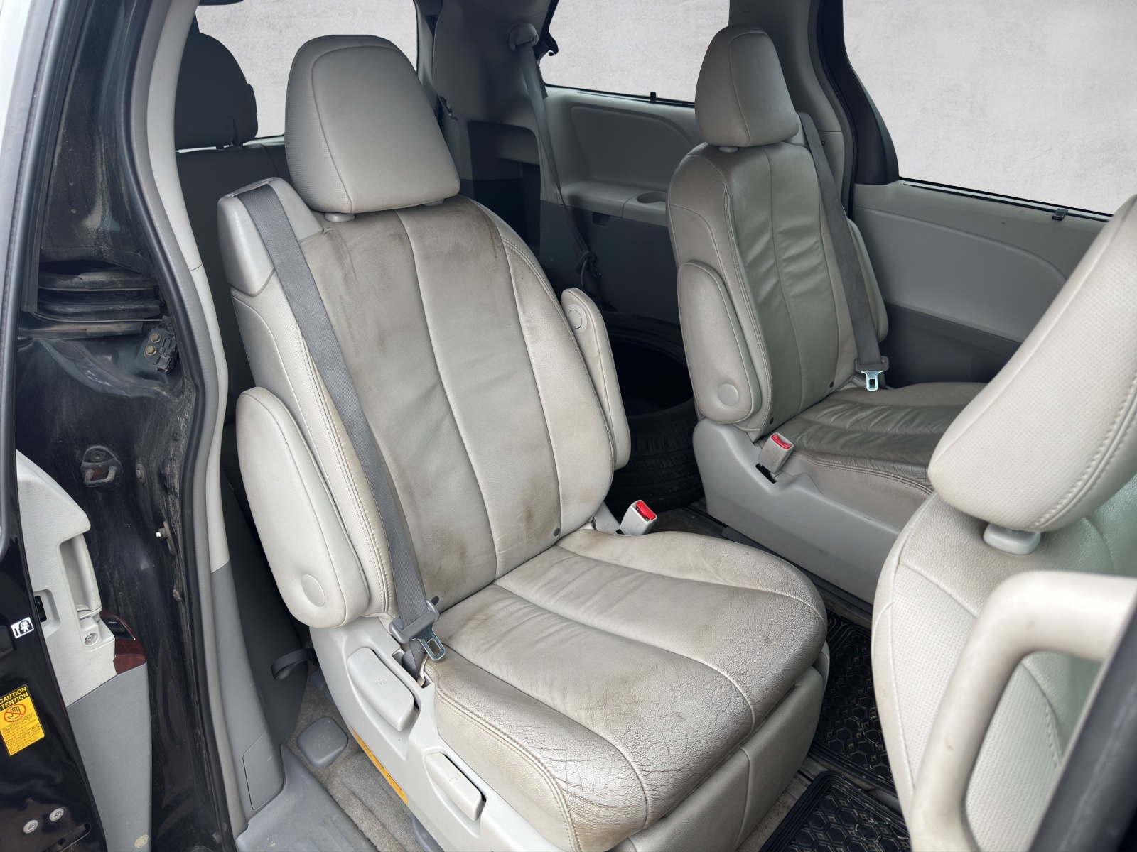 TOYOTA Sienna 3.5 A 4WD-image-15