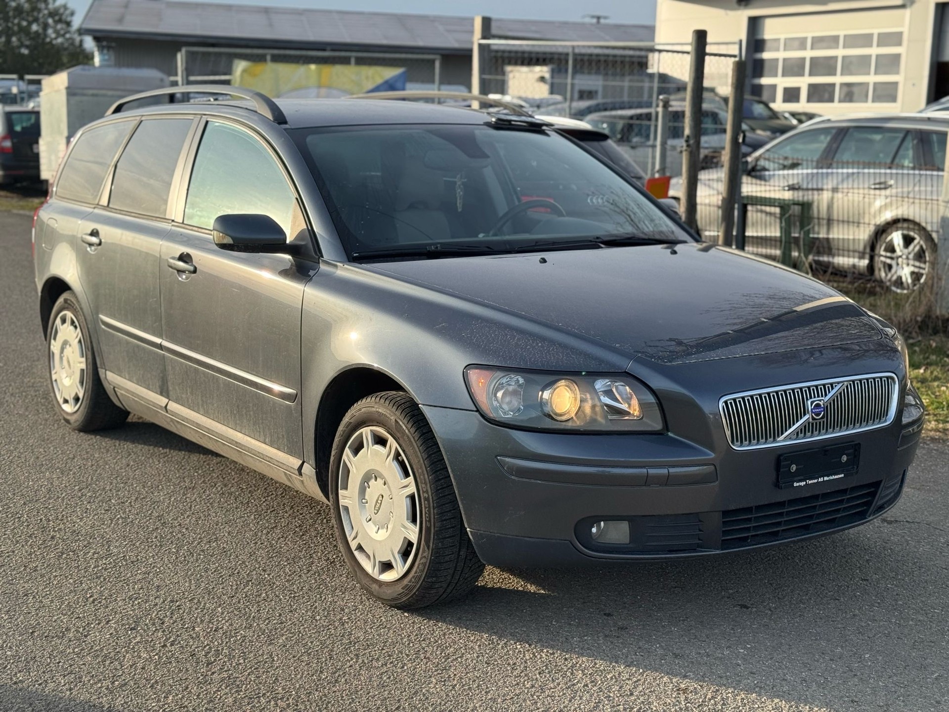 VOLVO V50 2.4I Momentum-image-1