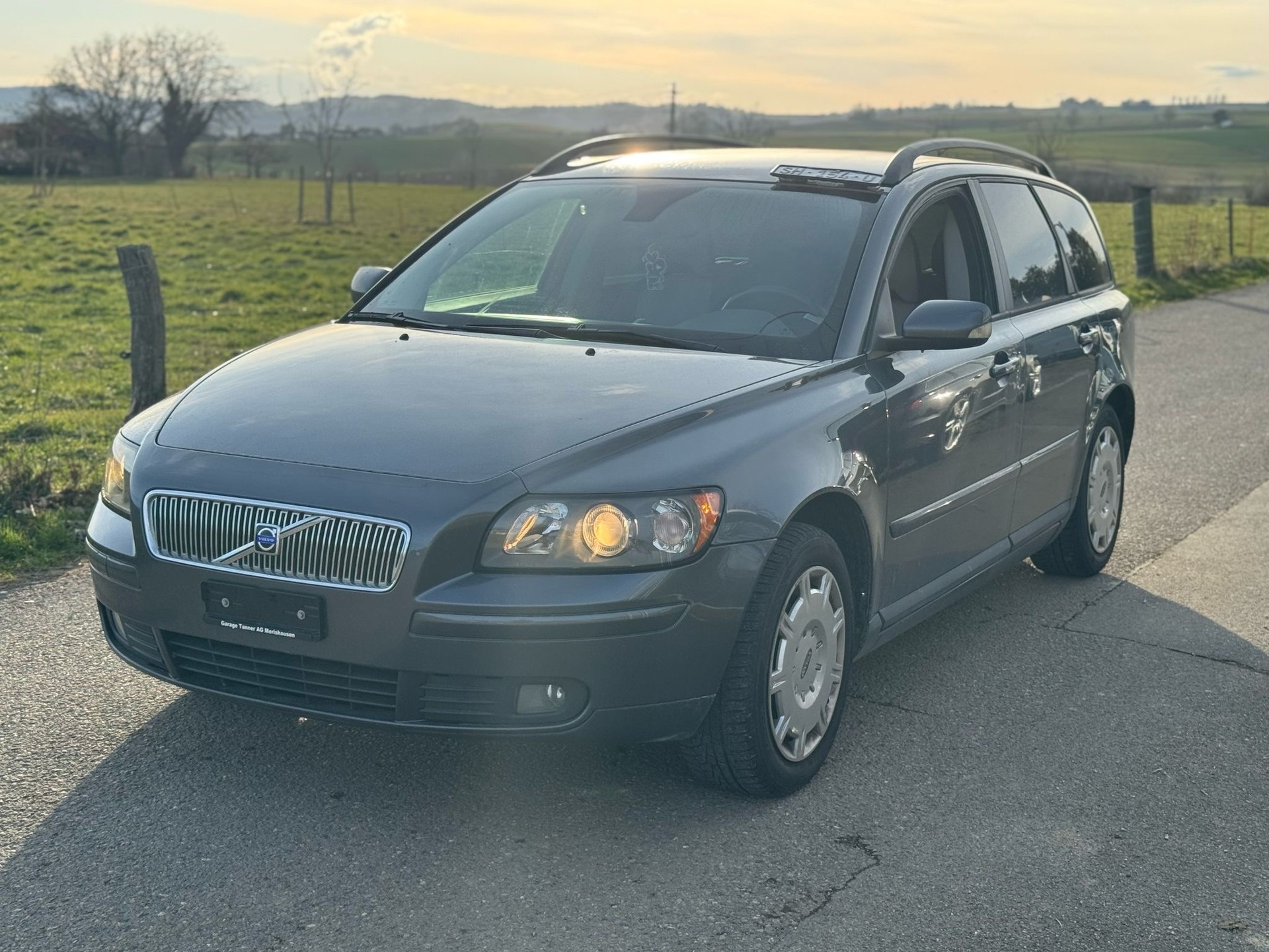 VOLVO V50 2.4I Momentum-image-0