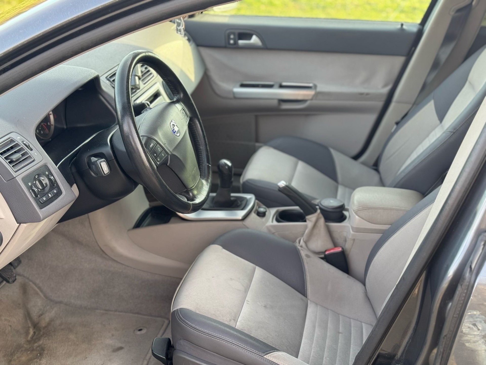 VOLVO V50 2.4I Momentum-image-4