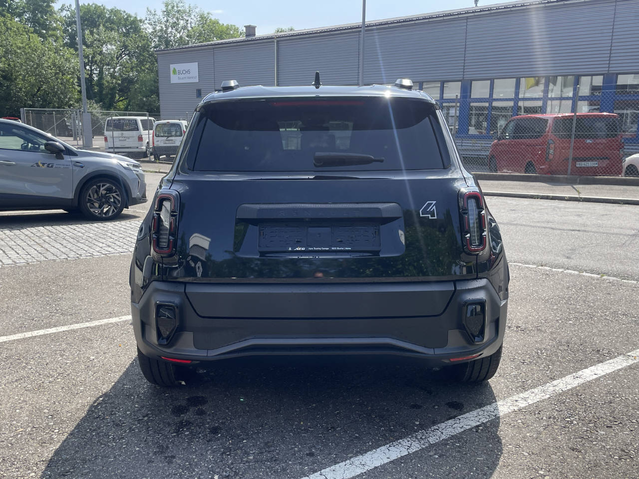RENAULT R4 E-TECH ELECTRIC iconic 150PS Comfort Range-image-5