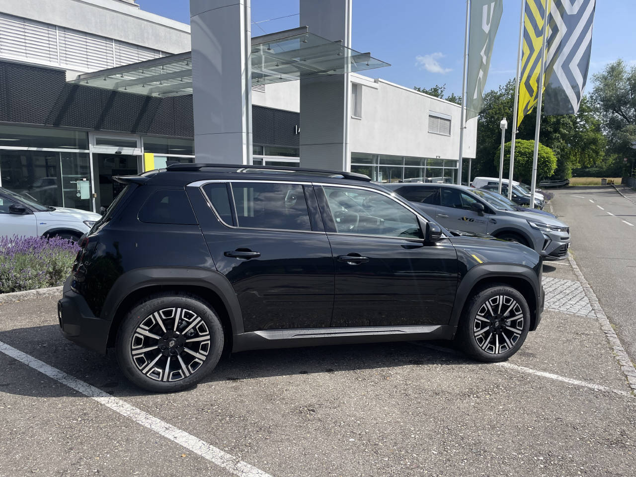 RENAULT R4 E-TECH ELECTRIC iconic 150PS Comfort Range-image-4