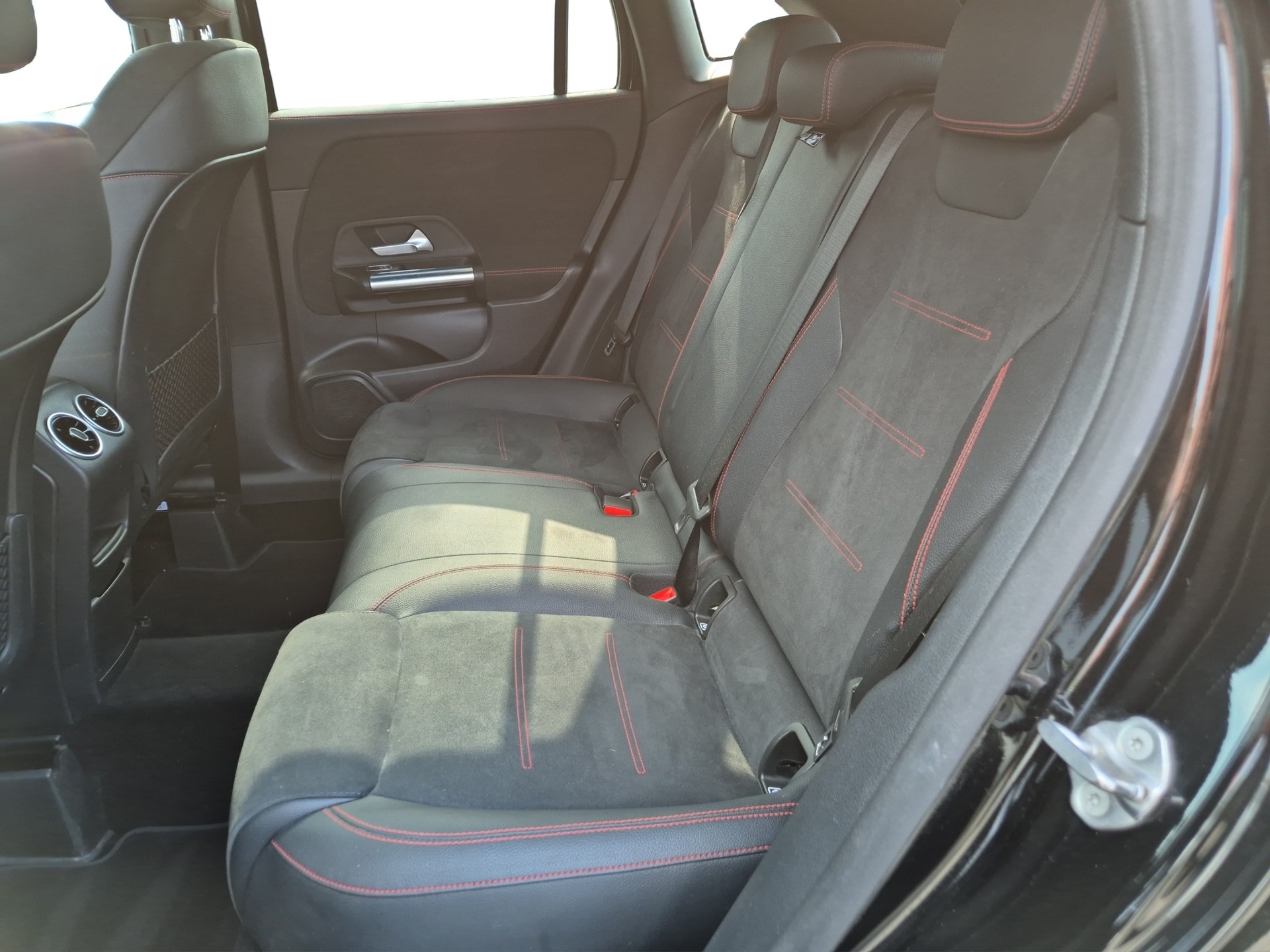 MERCEDES-BENZ GLA 250 4Matic AMG Line 8G-DCT-image-9