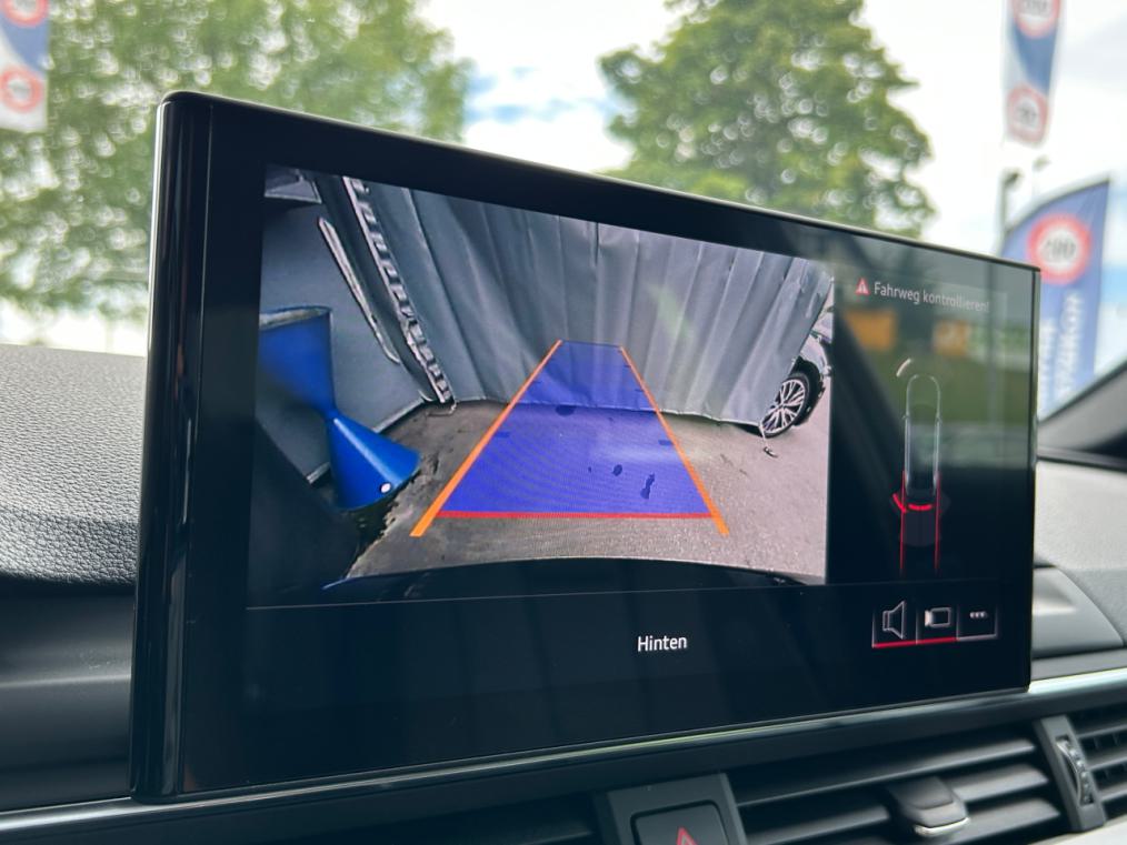 AUDI A4 30 TDi S line-image-8