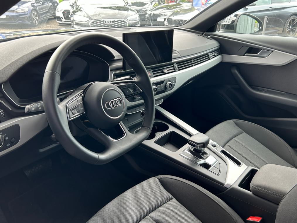 AUDI A4 30 TDi S line-image-4