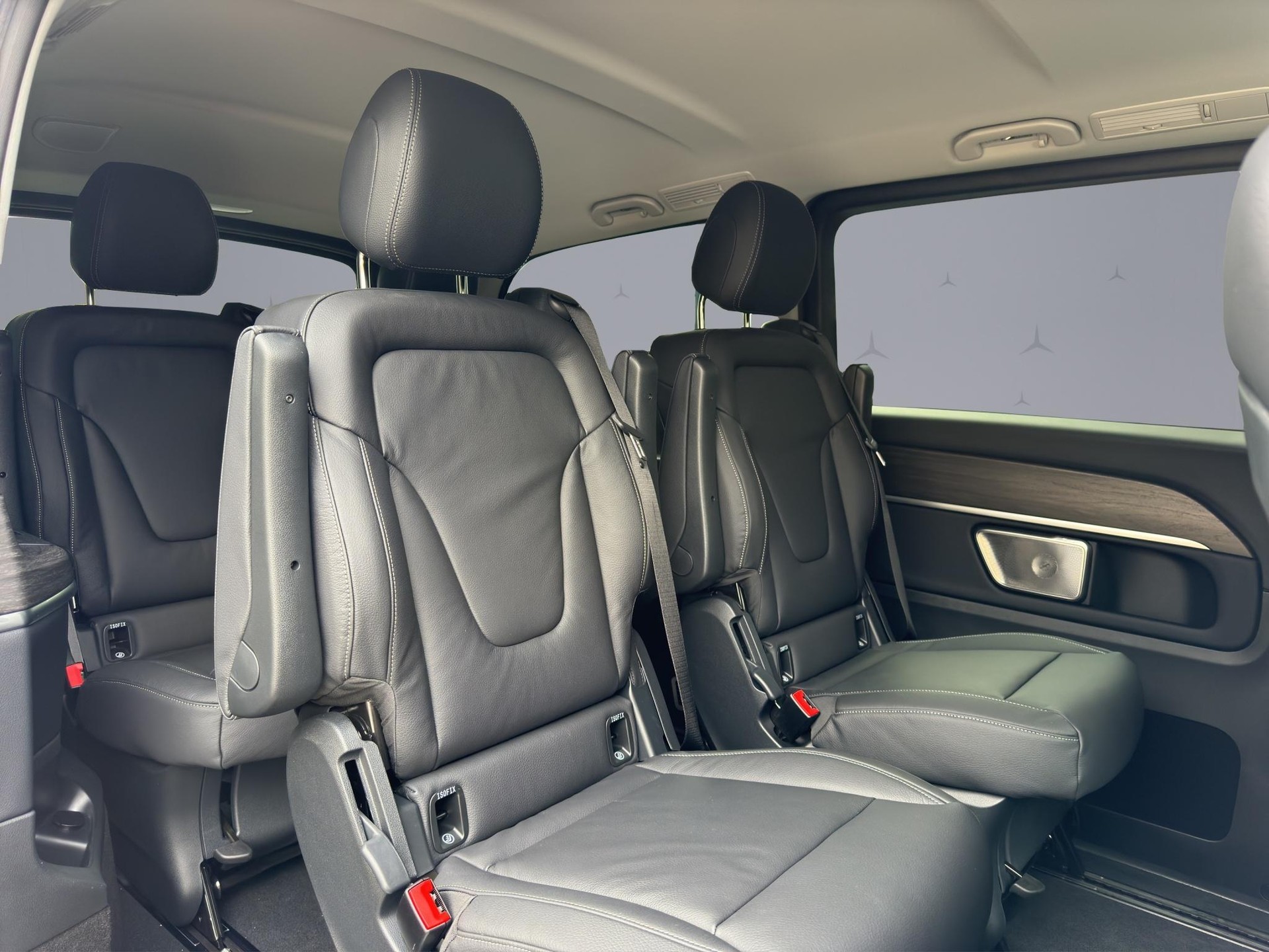 MERCEDES-BENZ V 300 d Avantgarde lang Van-image-15