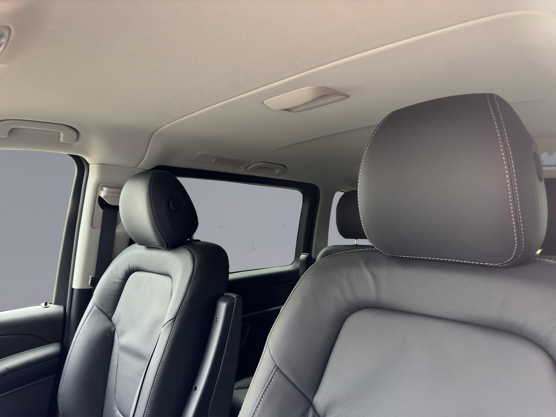 MERCEDES-BENZ V 300 d Avantgarde lang Van-image-19