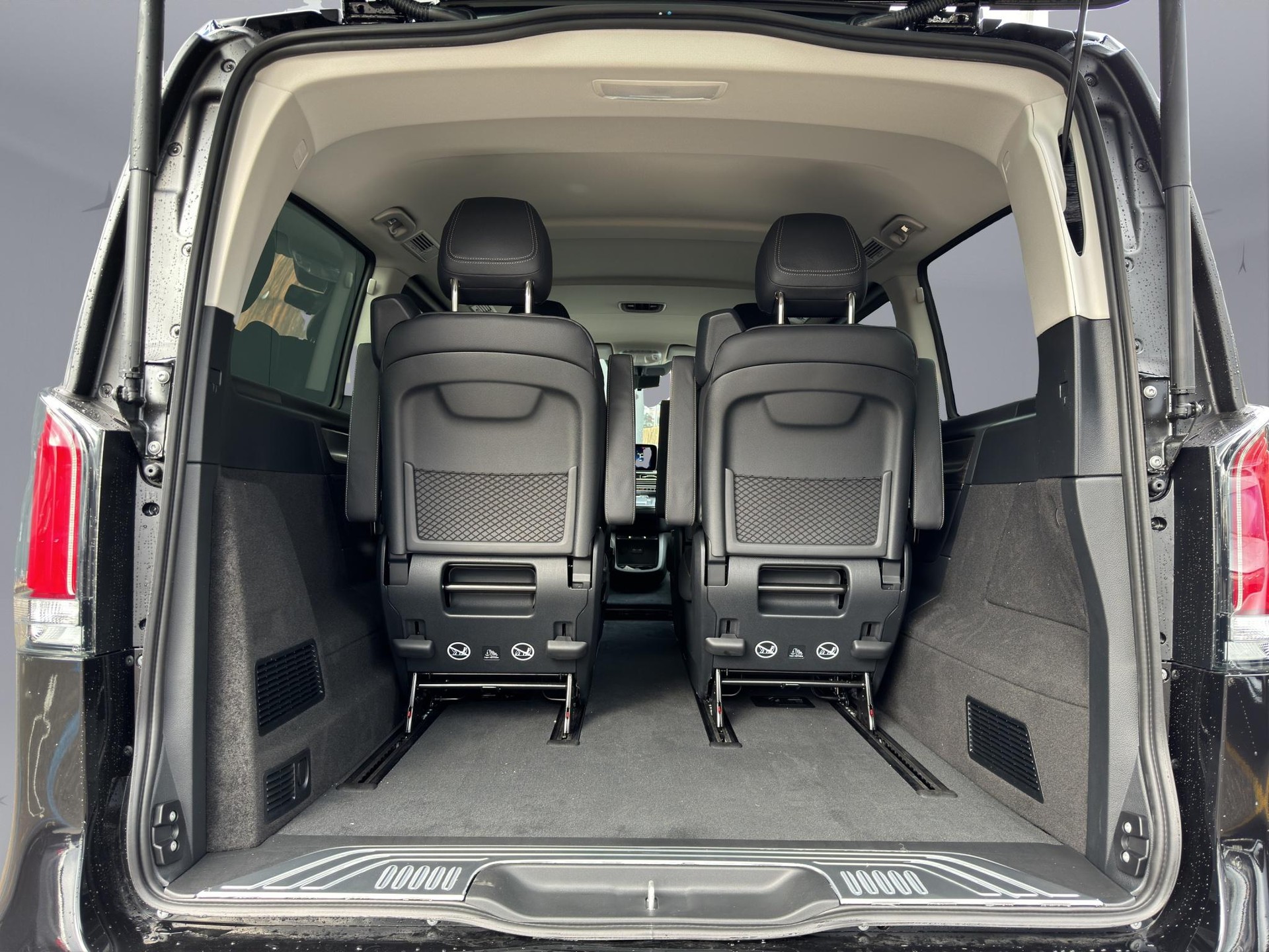 MERCEDES-BENZ V 300 d Avantgarde lang Van-image-16