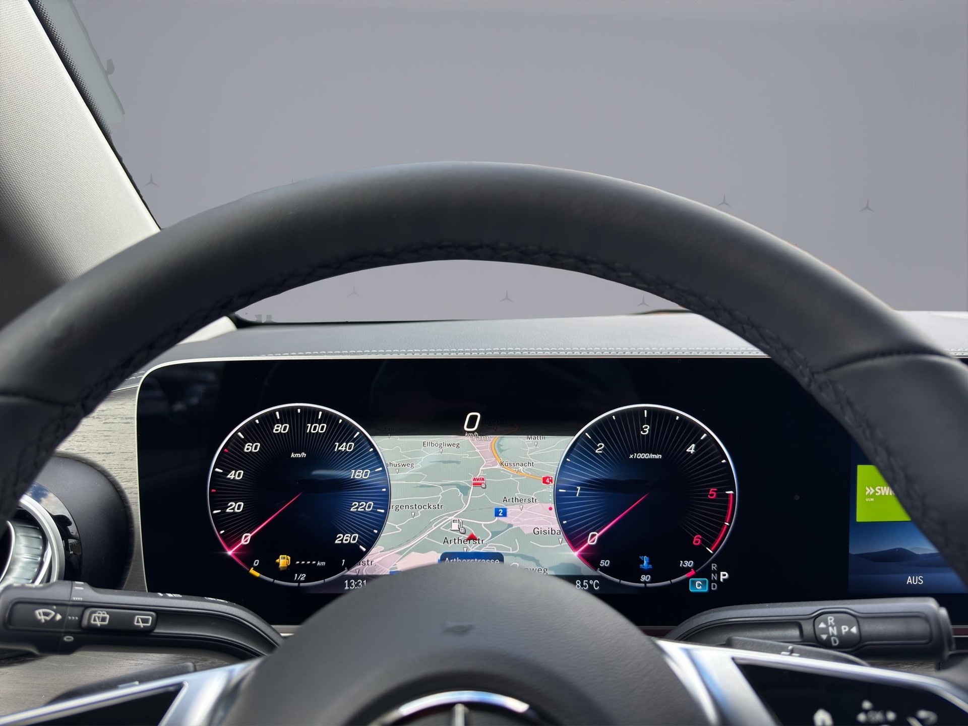 MERCEDES-BENZ V 300 d Avantgarde lang Van-image-9