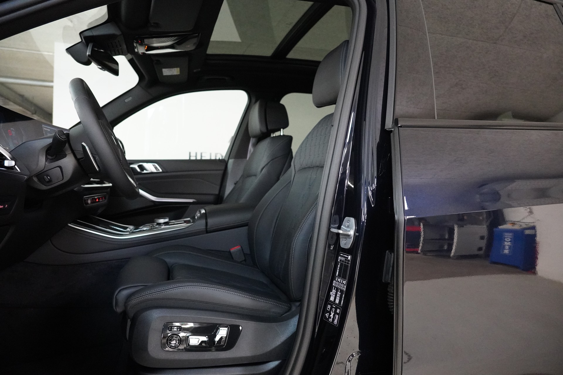 BMW X5 xDrive 48V 30d M Sport Pro Steptronic-image-11