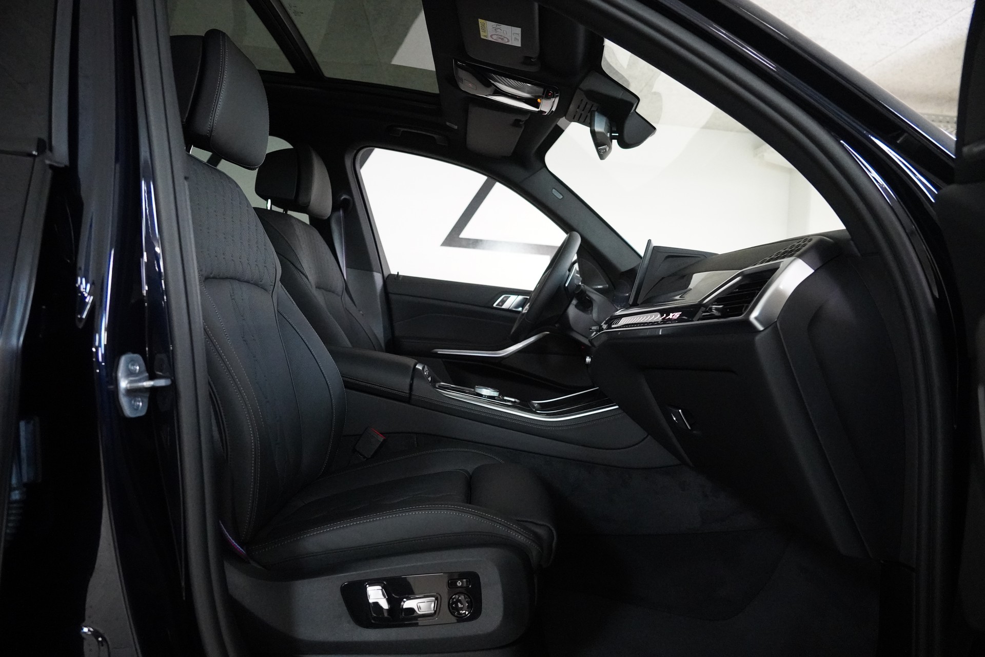 BMW X5 xDrive 48V 30d M Sport Pro Steptronic-image-14