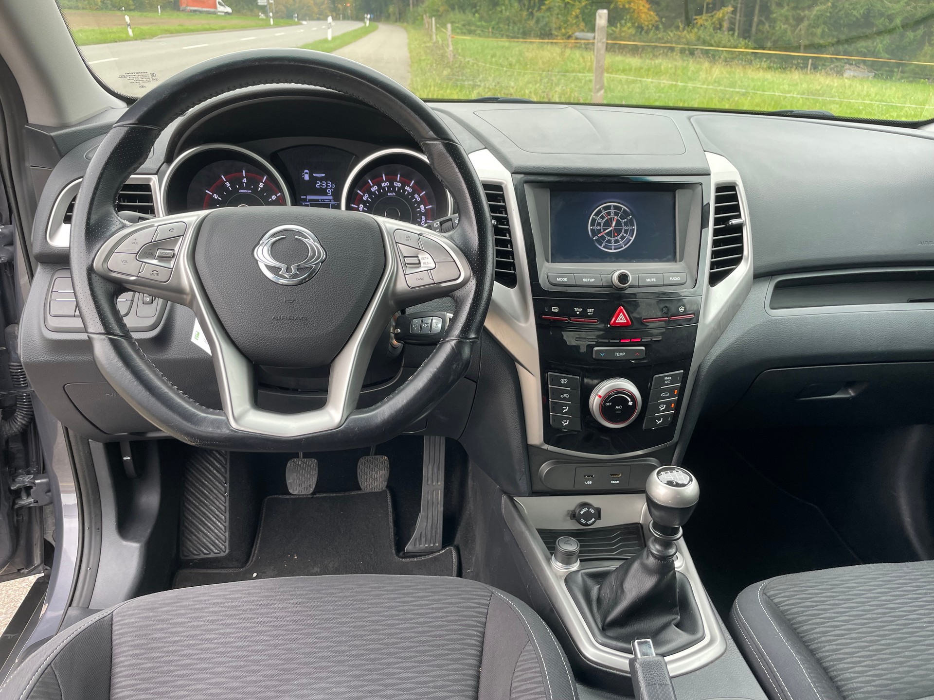 KGM-SsangYong Tivoli 1.6 e-XGi Quartz 2WD-image-6