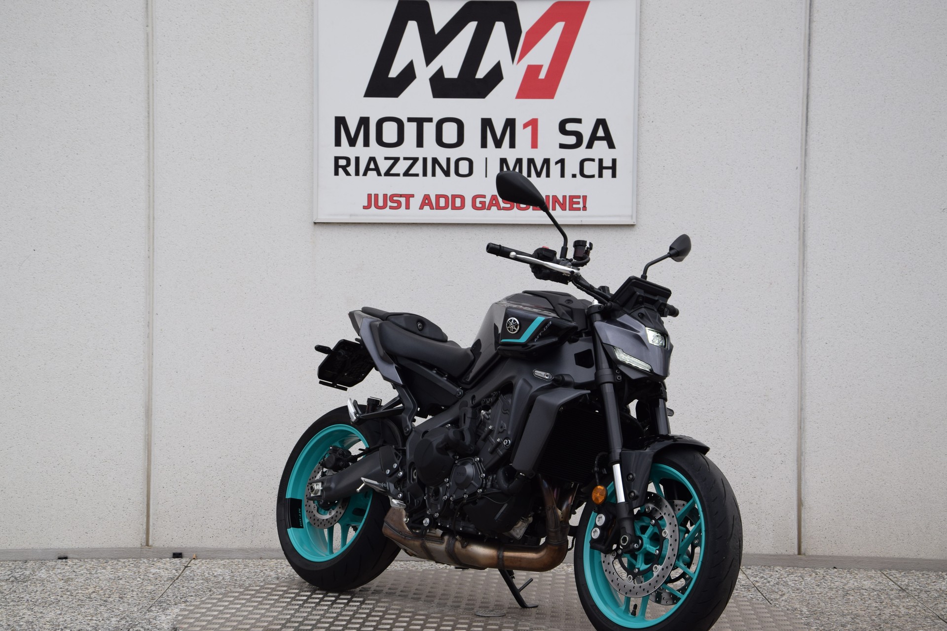 YAMAHA MT-09 Y-AMT-showroom-element-1