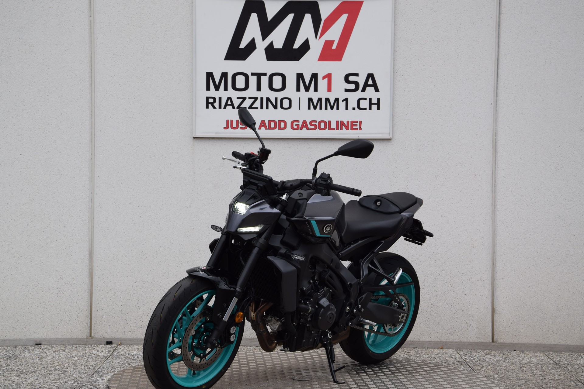 YAMAHA MT-09 Y-AMT-showroom-element-3