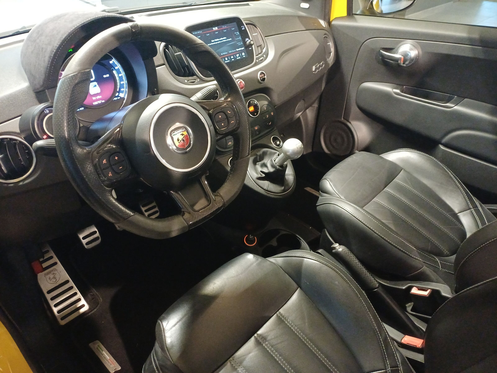 FIAT 595 C Abarth 1.4 T-Jet 180 Competizione-image-6