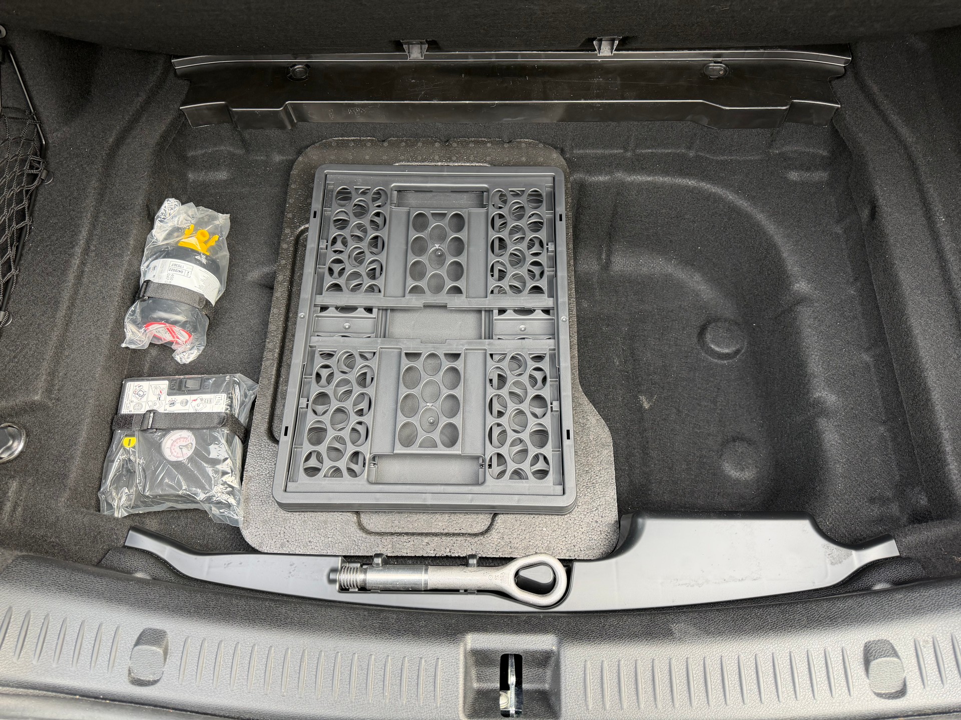 MERCEDES-BENZ E 250 Exclusive-image-6