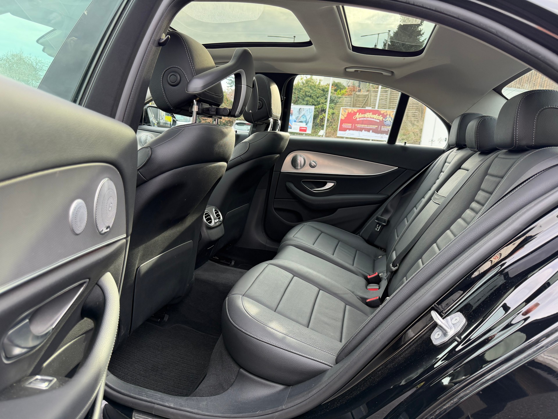 MERCEDES-BENZ E 250 Exclusive-image-23