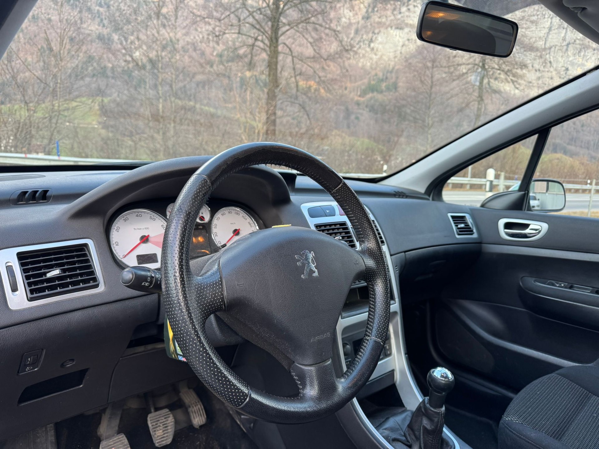 PEUGEOT 307 2.0 16V XSi-image-8