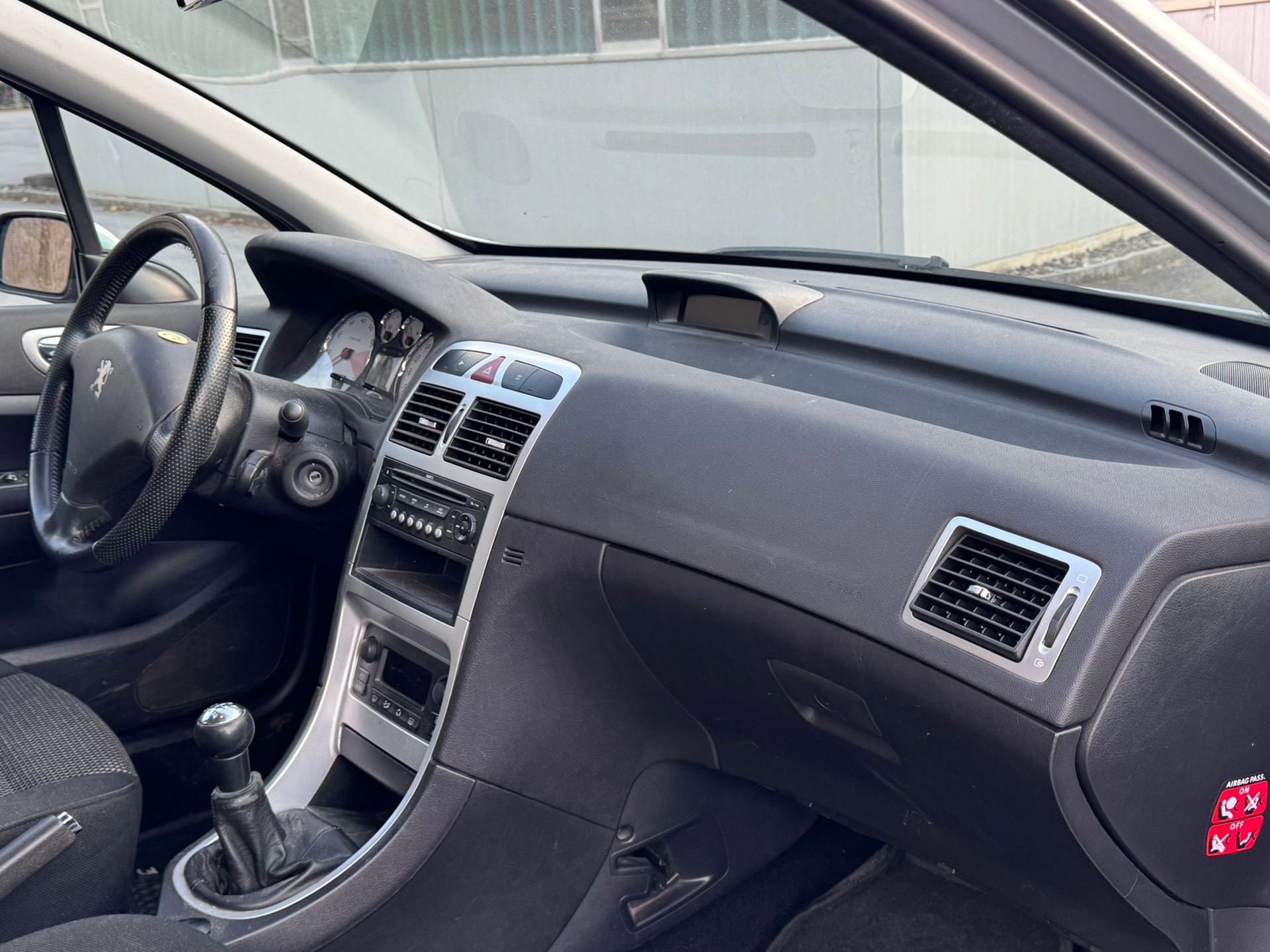 PEUGEOT 307 2.0 16V XSi-image-2