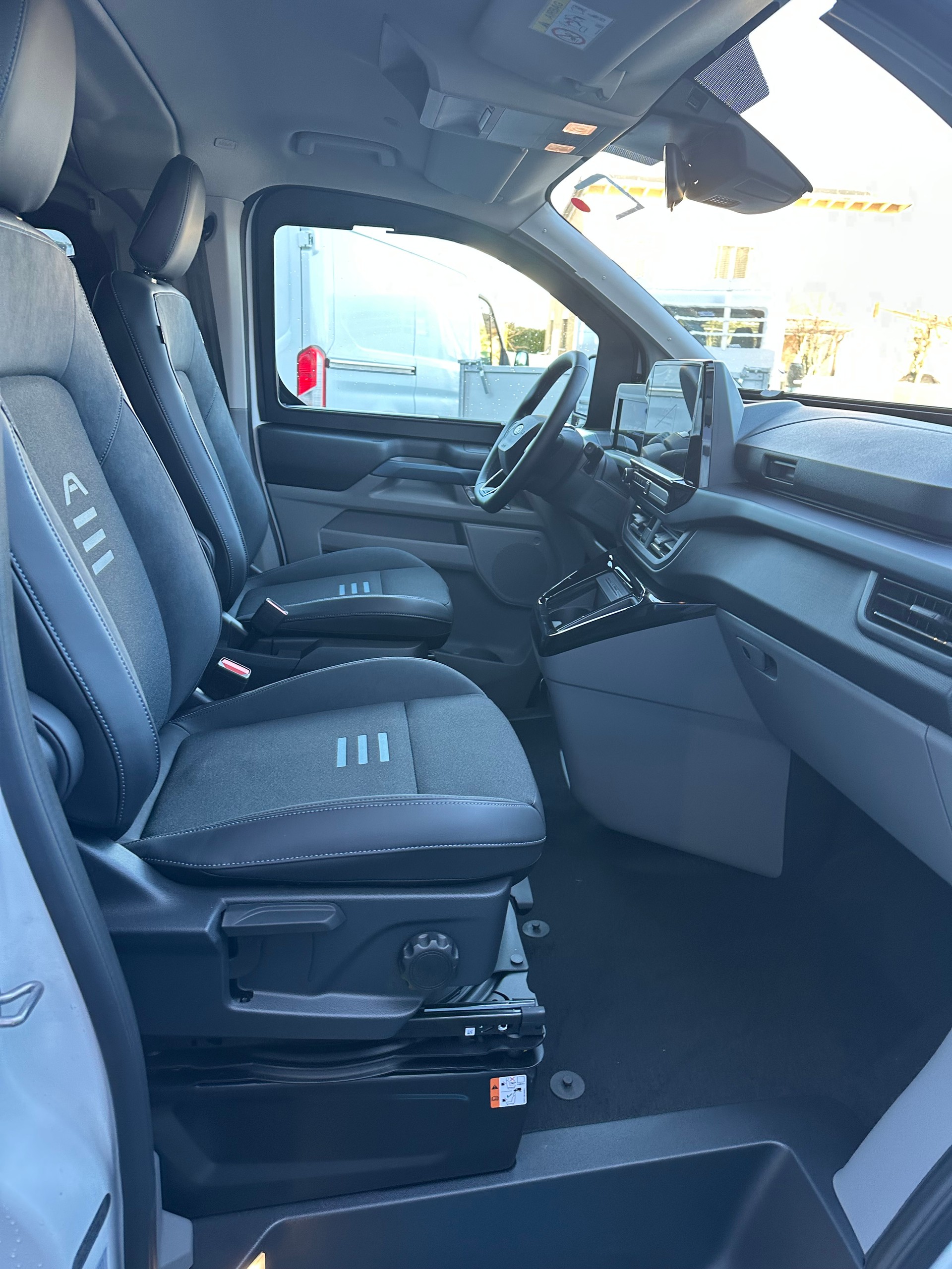 FORD Transit C Nugget 320 L2 2.0 Ec Active/170CV/Aut.-image-12