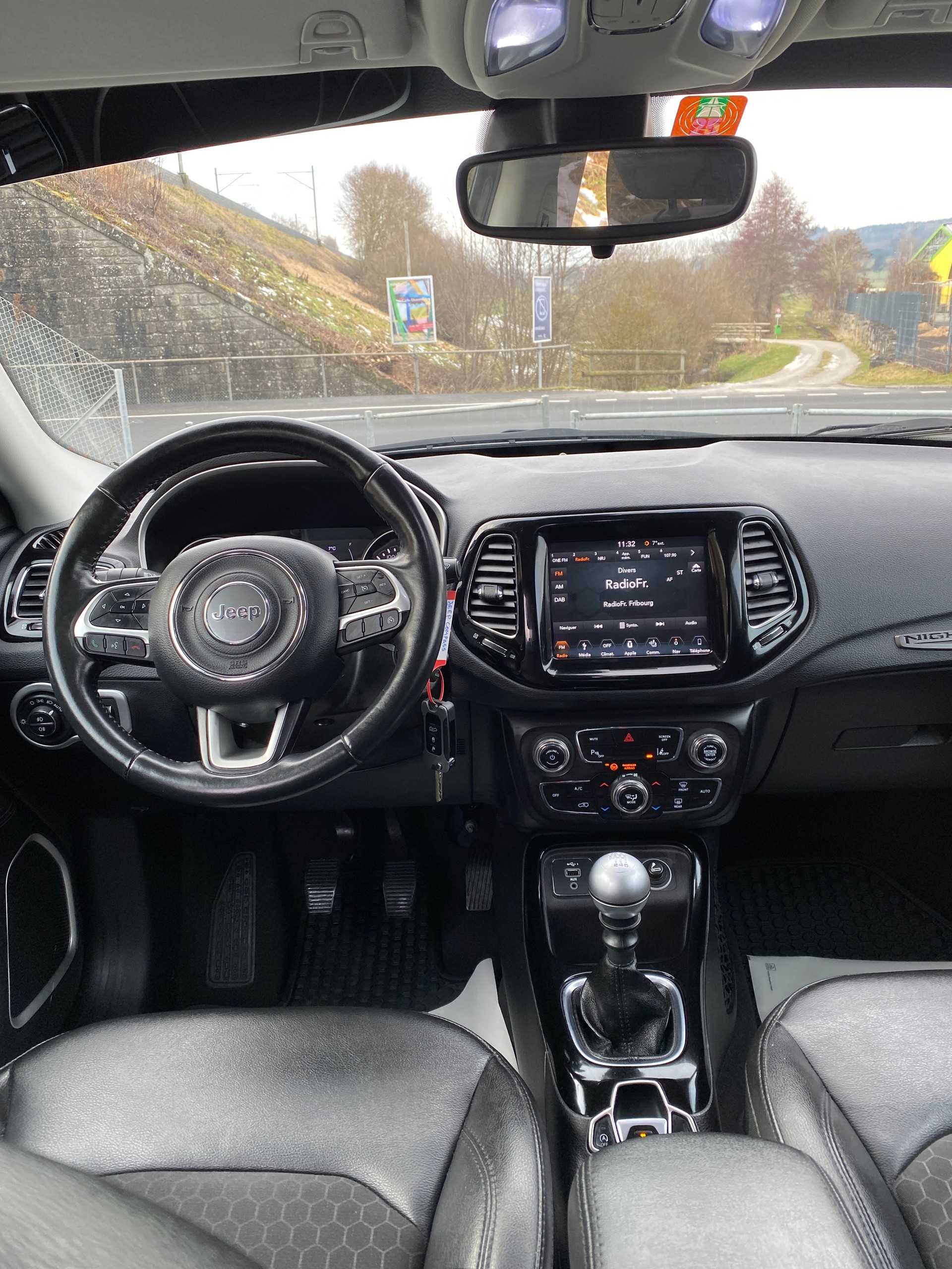 JEEP Compass 1.4 Turbo Night Eagle-image-6