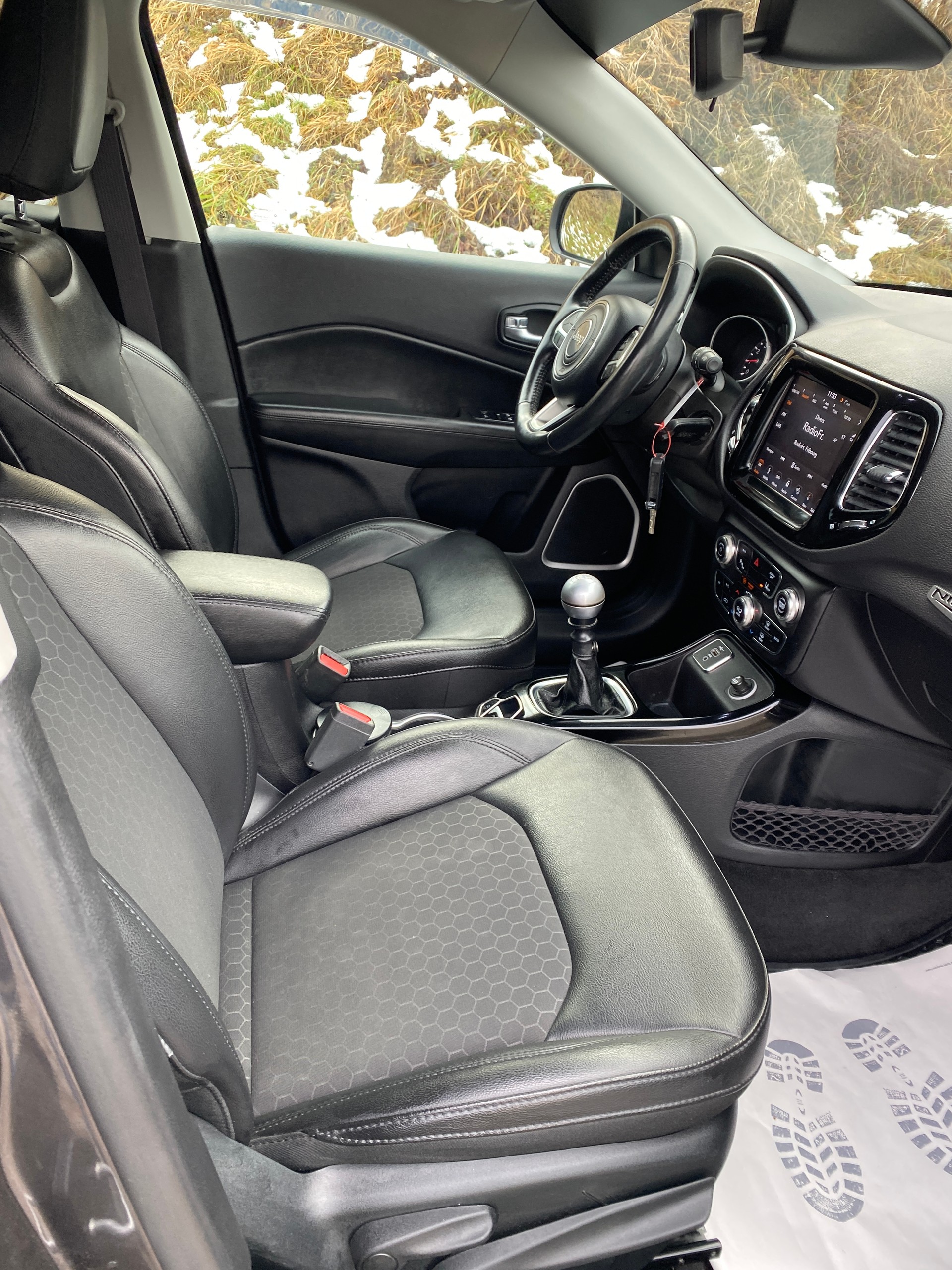 JEEP Compass 1.4 Turbo Night Eagle-image-5