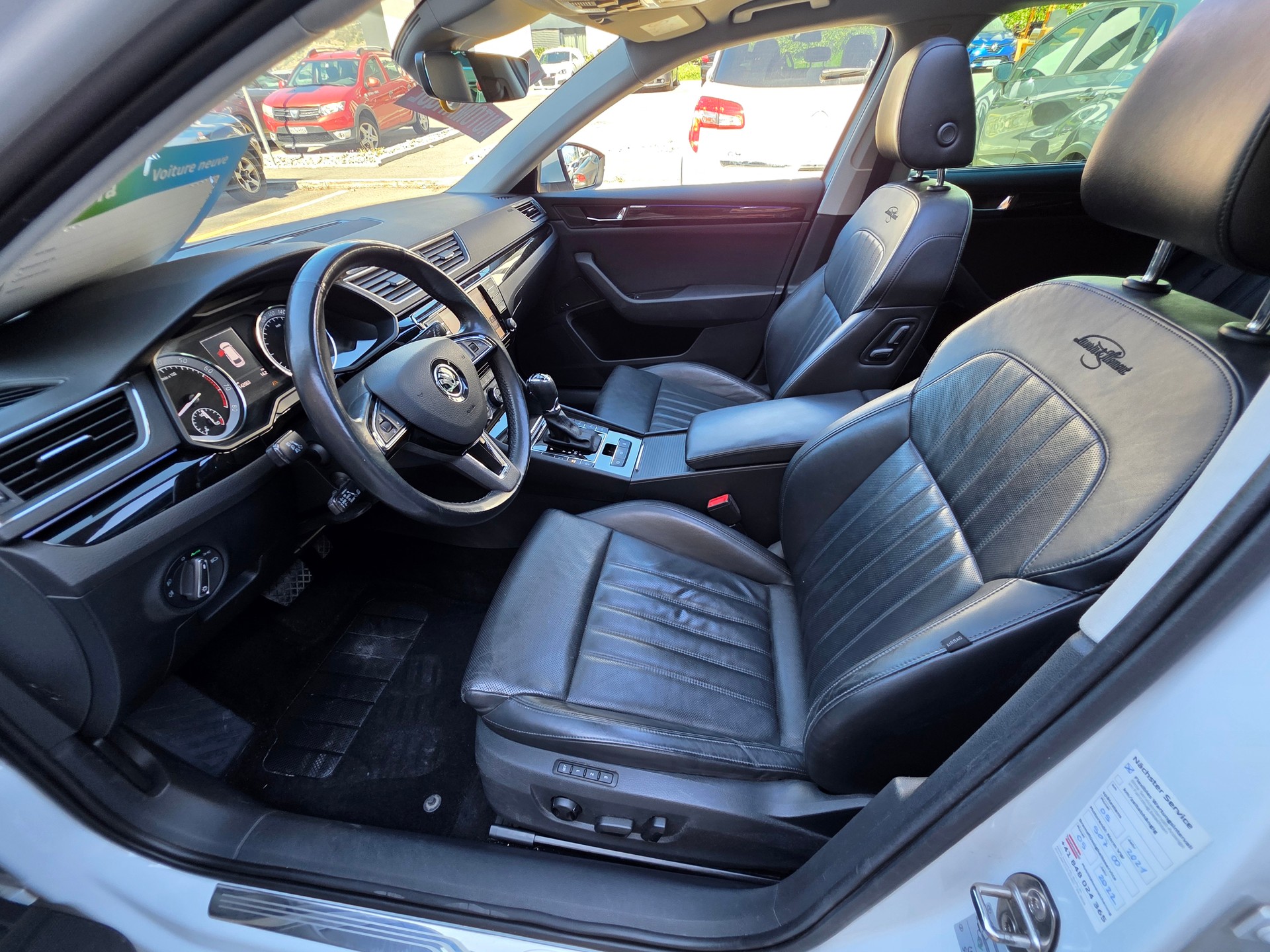 SKODA Superb Combi 2.0 TSI L&K DSG 4x4-image-7