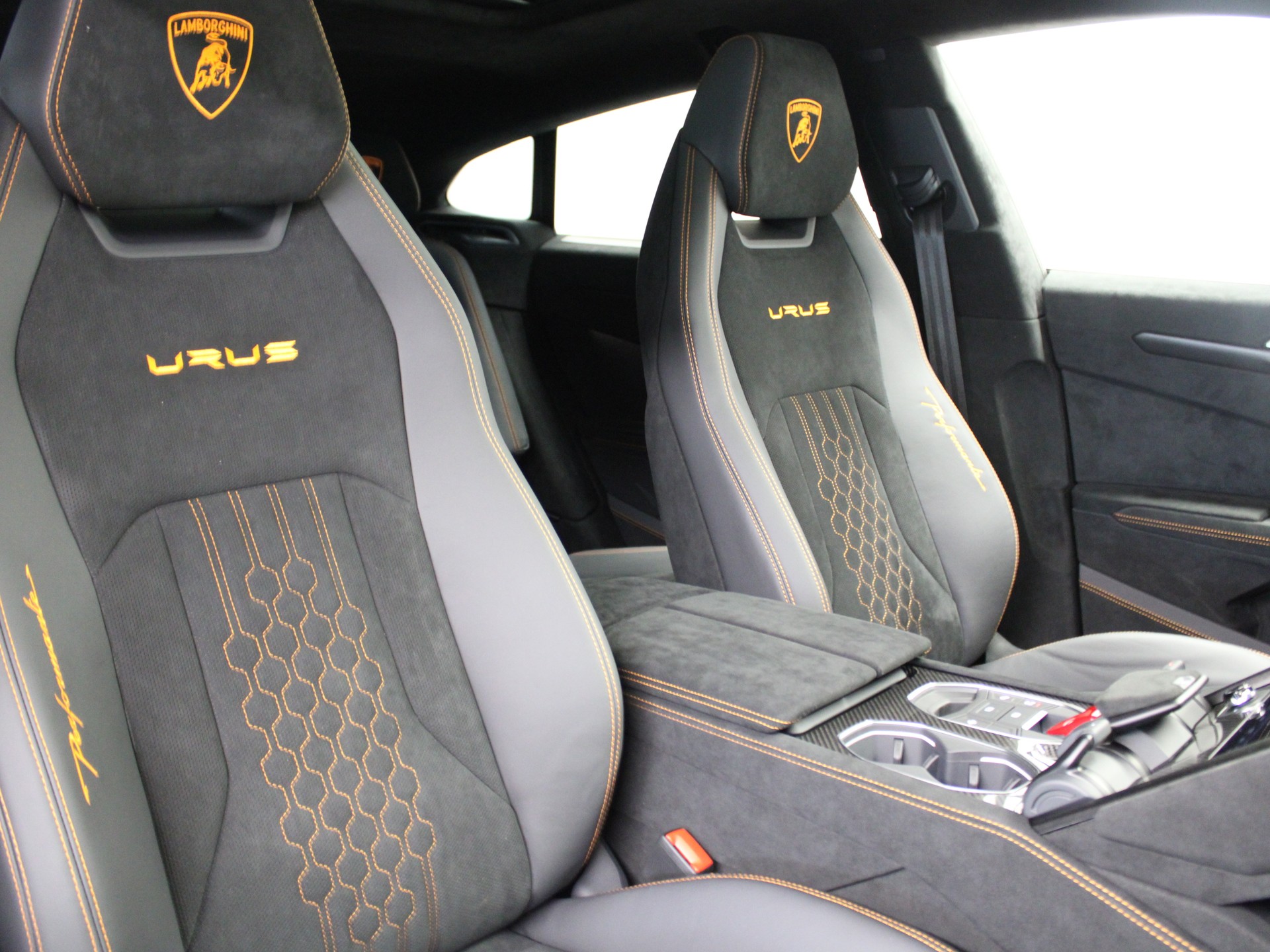 LAMBORGHINI Urus Performante-image-3