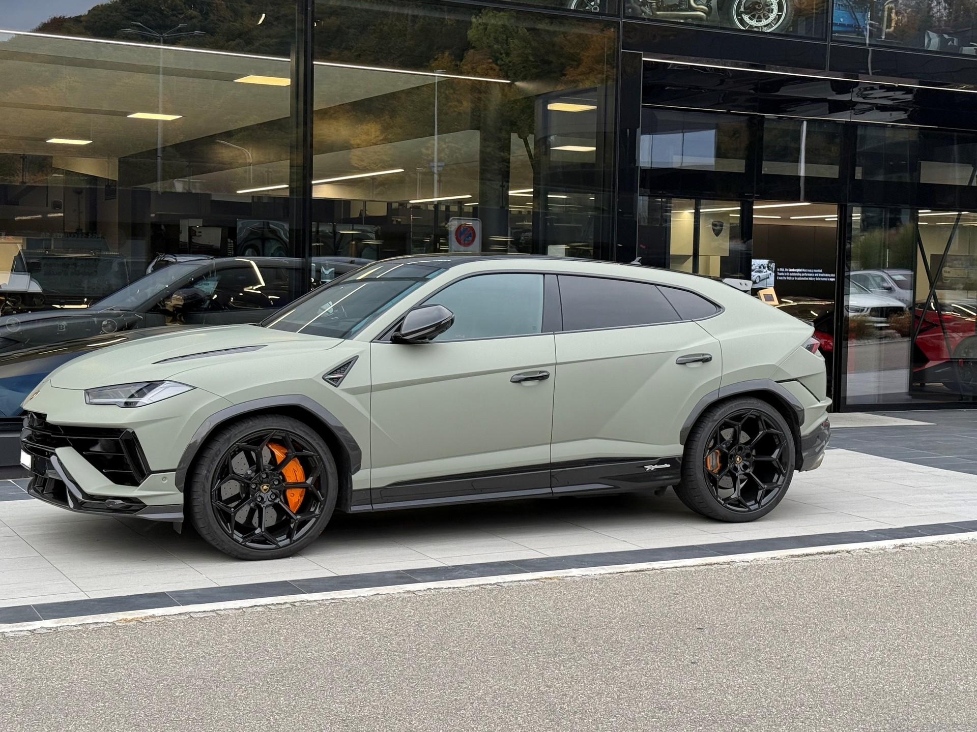 LAMBORGHINI Urus Performante-image-0