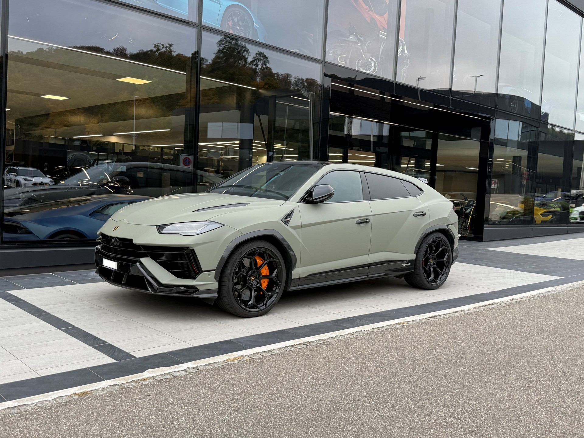 LAMBORGHINI Urus Performante-image-2