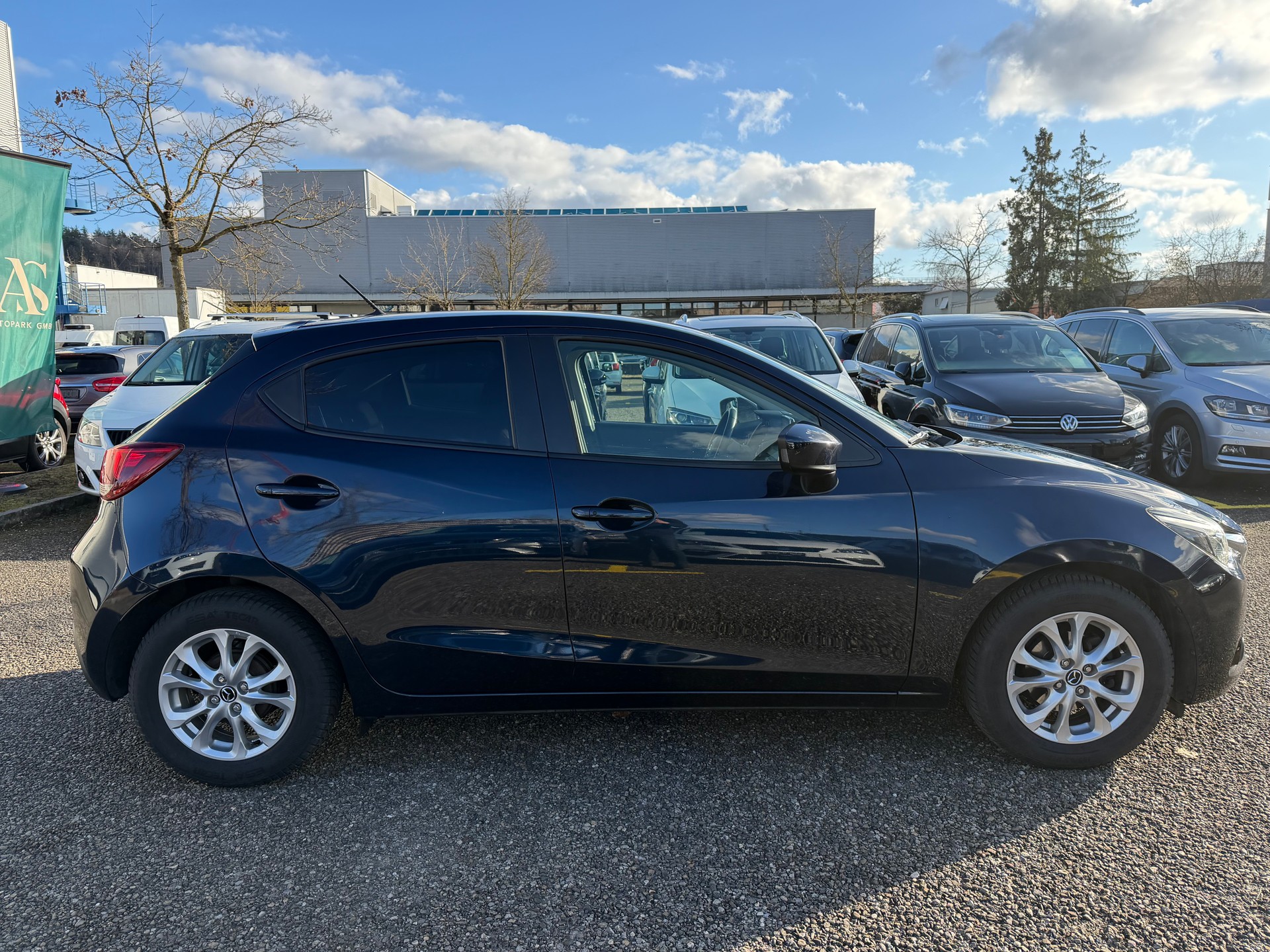 MAZDA 2 1.5i 16V Skyactiv-G Revolution-image-3