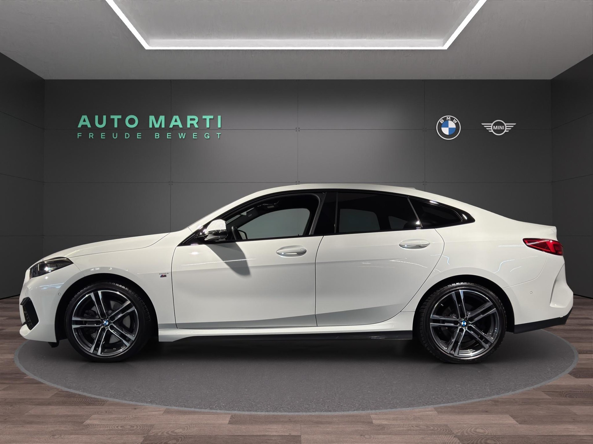 BMW 220i xDrive Gran Coupé M Sport-showroom-element-1