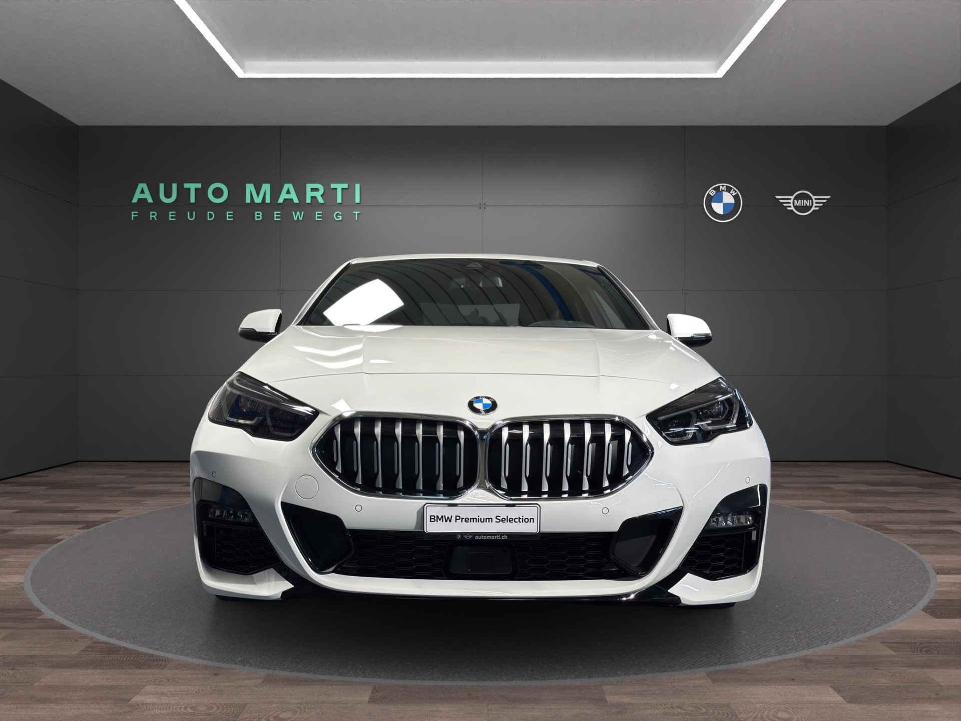 BMW 220i xDrive Gran Coupé M Sport-image-4