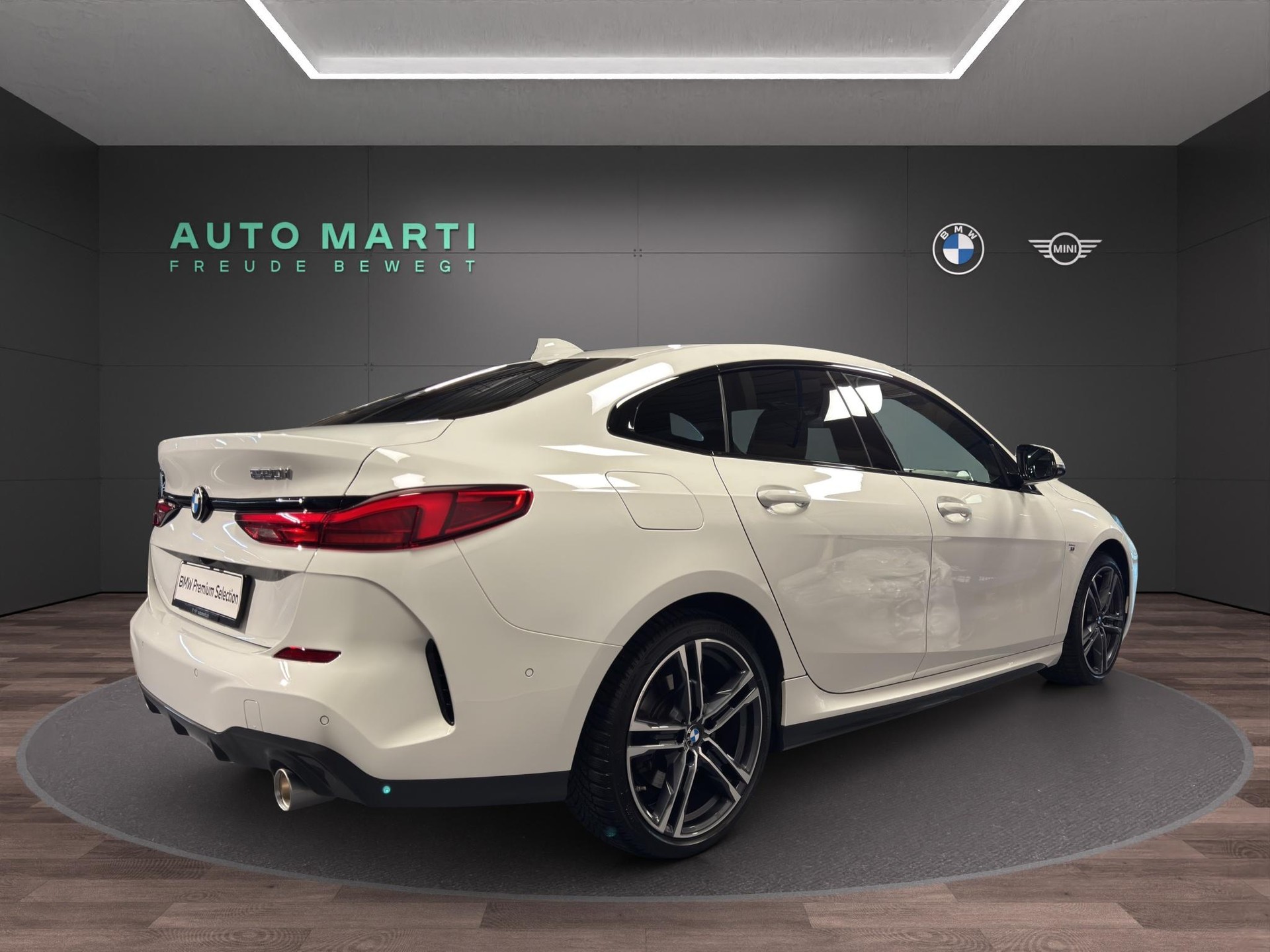 BMW 220i xDrive Gran Coupé M Sport-showroom-element-3