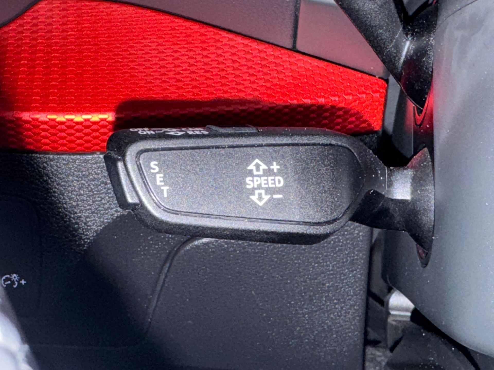 AUDI Q2 35 TFSI Sport S-tronic-image-18