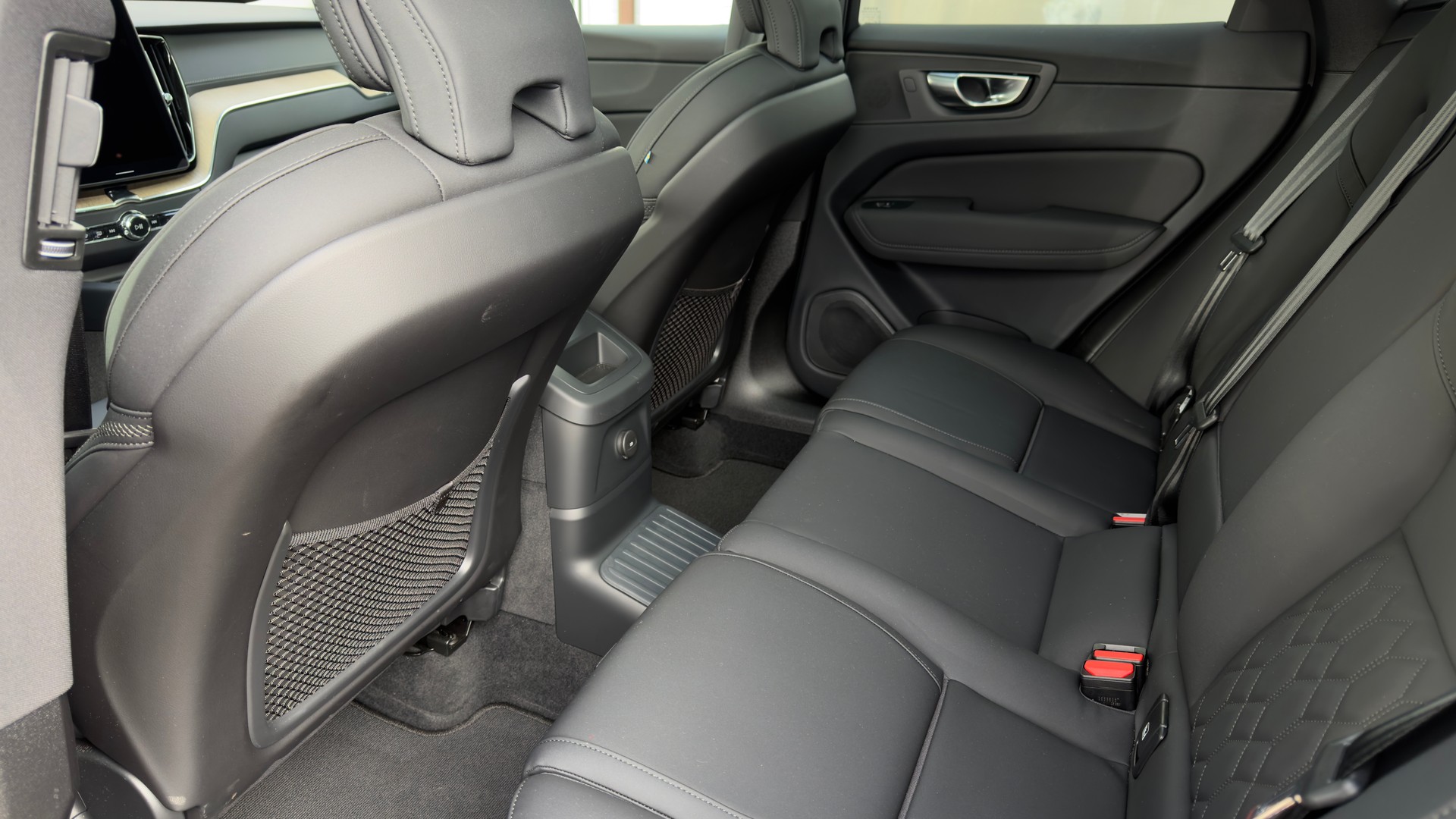 VOLVO XC60 2.0 T6 TE Ultra Dark eAWD-image-8