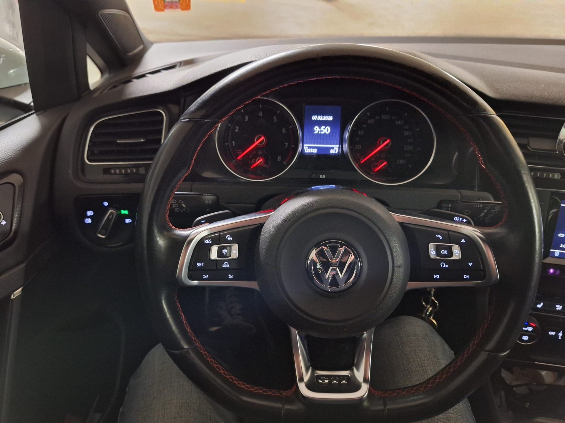 VW Golf 2.0 TSI GTI Performance DSG-image-4