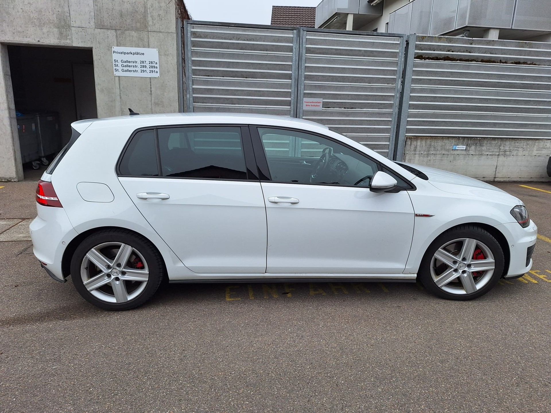VW Golf 2.0 TSI GTI Performance DSG-image-1