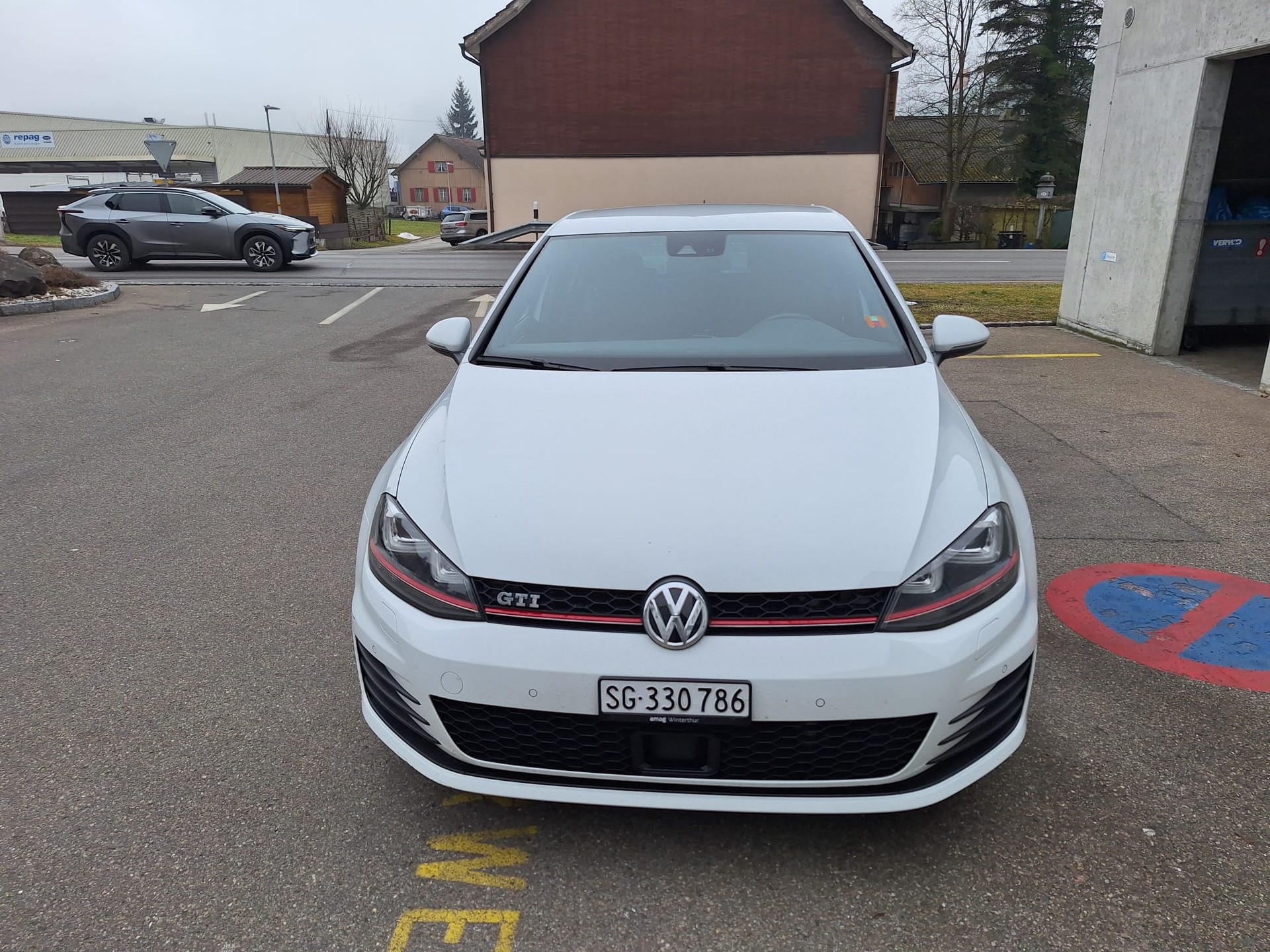 VW Golf 2.0 TSI GTI Performance DSG-image-3