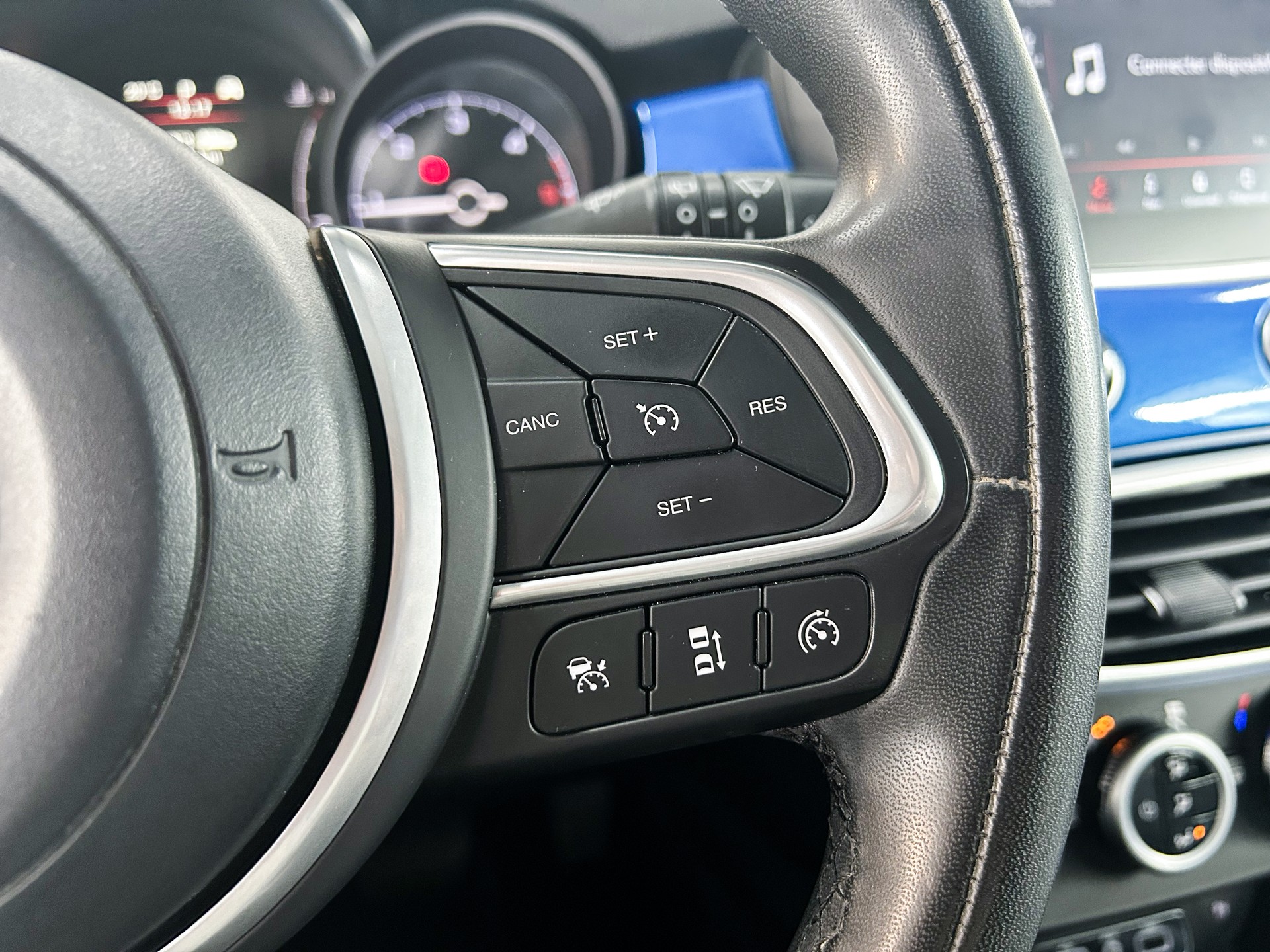FIAT 500X 2.0MJ Cross 4x4 Automatic-image-11