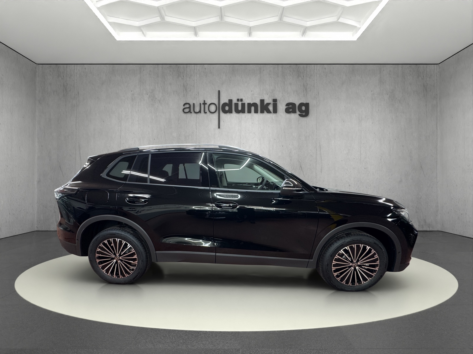 VW Tiguan 2.0 TSI DSG United 4Motion-image-4