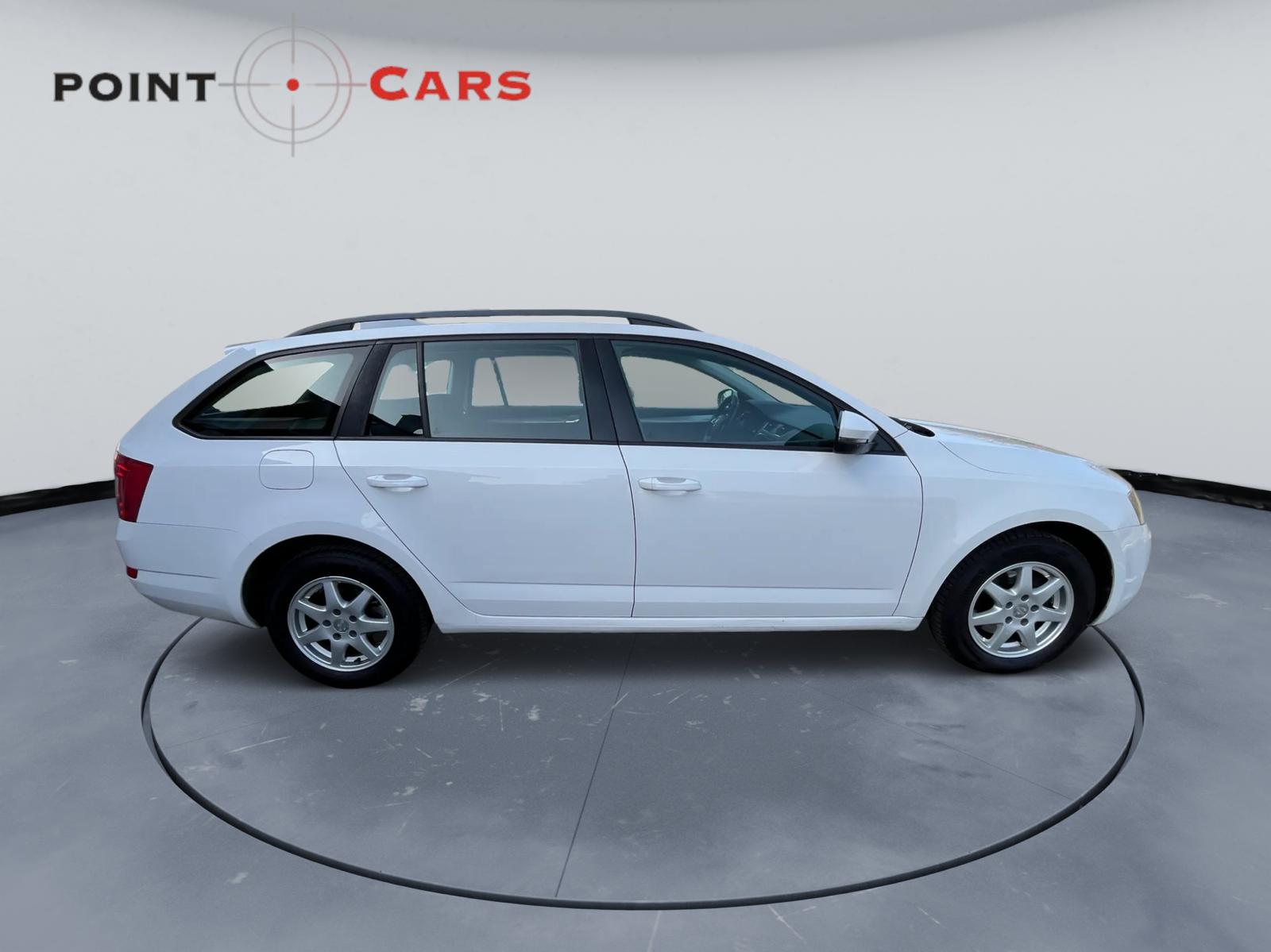 SKODA Octavia Combi 1.6 TDI Ambition 4x4-image-5
