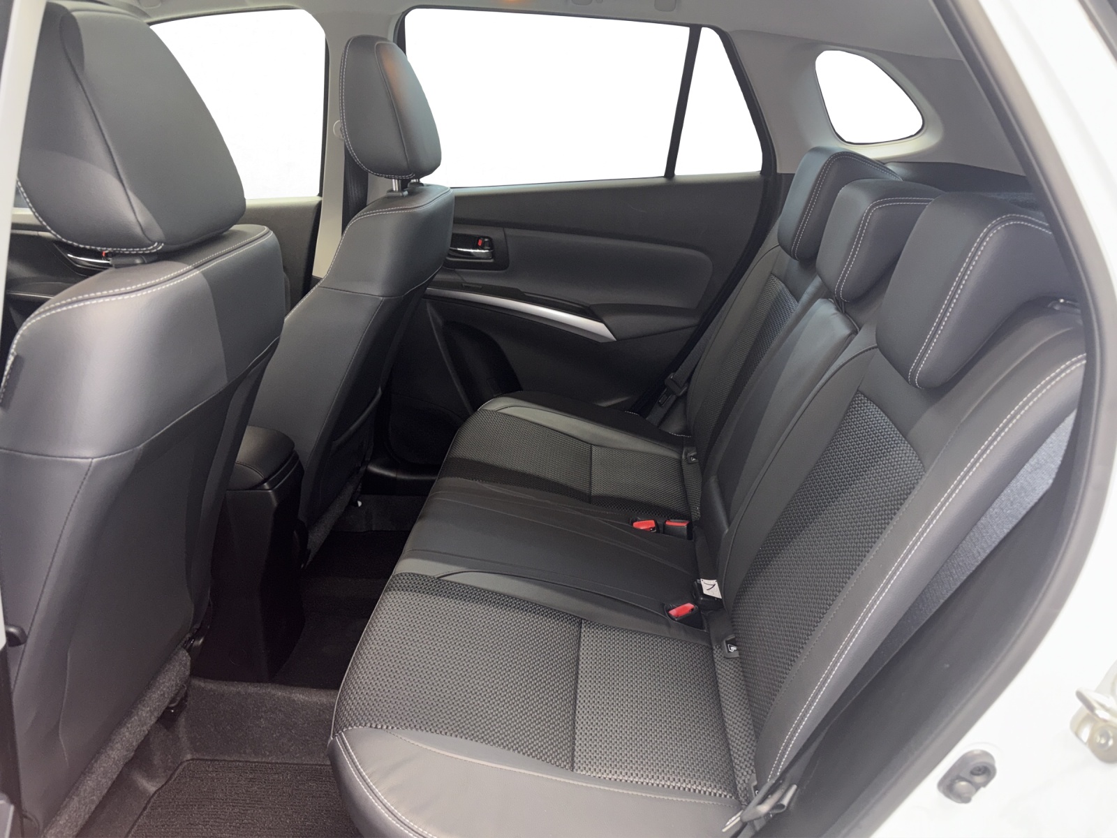 SUZUKI S-Cross 1.5 Piz Sulai Top Hybrid 4x4-image-13