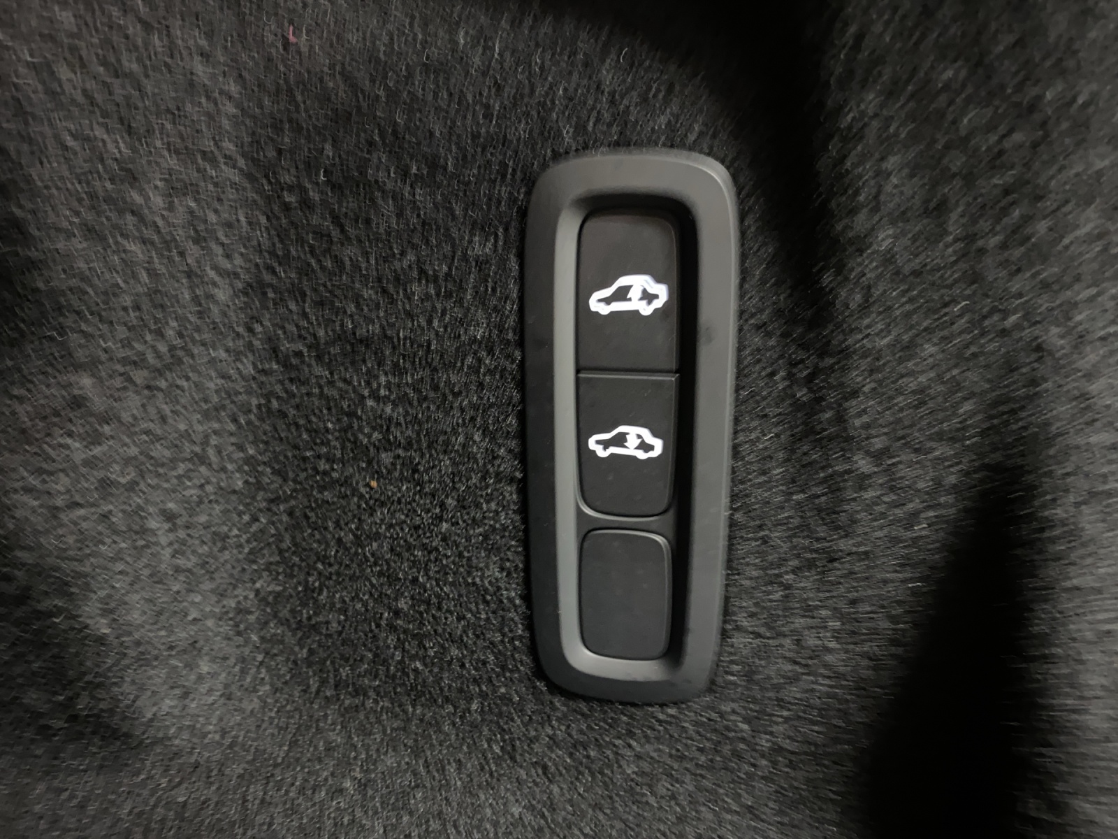 VOLVO XC60 2.0 T6 TE Ultimate Dark eAWD-image-18