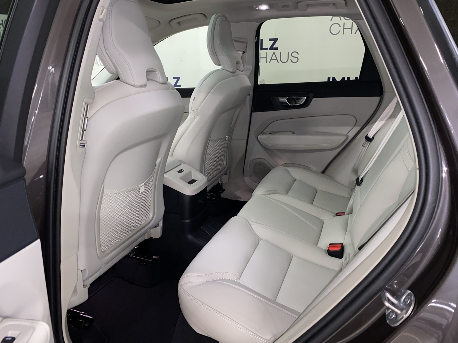 VOLVO XC60 2.0 T6 TE Ultimate Dark eAWD-image-16