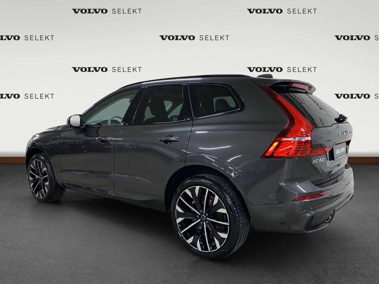 VOLVO XC60 2.0 T6 TE Ultimate Dark eAWD-image-2