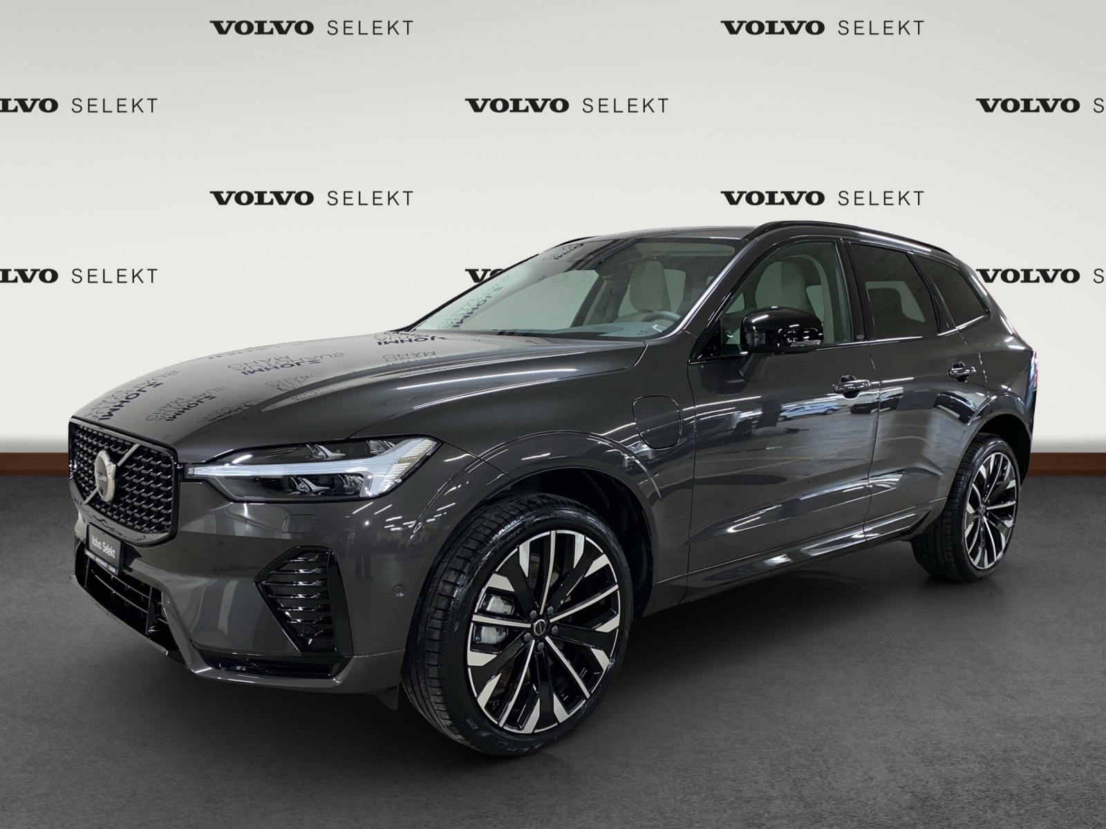 VOLVO XC60 2.0 T6 TE Ultimate Dark eAWD-image-0